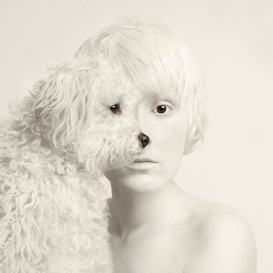 Flora Borsi Chien Animaleyed