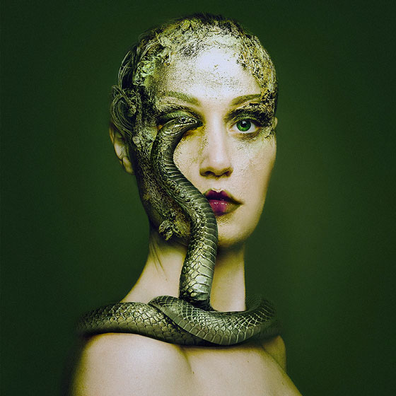 Flora Borsi serpent Animaleyed